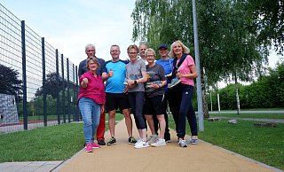 Gabi Rottmann (von links), Uwe Horstmann (beide Heimatverein), Jörg Baldig, Birgit Wiegrebe (Orga-Team), Uwe Schünemann (Stadt Barntrup), Elke Budna, Wolfgang Budna und Sandra Kaufmann (alle Orga-Team) freuen sich auf viele Läufer und Läuferinnen. Es fehlen Björn Strohmeier, Klaus Blome und Frank Hanel. - Lorraine Brinkmann Gabi Rottmann (von links), Uwe Horstmann (beide Heimatverein), Jörg Baldig, Birgit Wiegrebe (Orga-Team), Uwe Schünemann (Stadt Barntrup), Elke Budna, Wolfgang Budna und Sandra Kaufmann (alle Orga-Team) freuen sich auf viele Läufer und Läuferinnen. Es fehlen Björn Strohmeier, Klaus Blome und Frank Hanel. - Lorraine Brinkmann