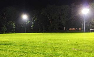 Die Sozialdemokraten möchten die Halogen-Flutlichter auf Lages Sportplätzen durch LED-Leuchten austauschen. - SPD Lage