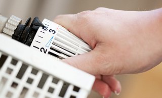 Ein kommunaler Wärmeleitplan soll zeigen, wie es um den aktuellen Zustand der Wärmeversorgung in Augustdorf bestellt ist. Für die Aufstellung wird die Gemeinde nun ein externes Planungsbüro beauftragen. - Symbolbild: Christin Klose/dpa Ein kommunaler Wärmeleitplan soll zeigen, wie es um den aktuellen Zustand der Wärmeversorgung in Augustdorf bestellt ist. Für die Aufstellung wird die Gemeinde nun ein externes Planungsbüro beauftragen. - Symbolbild: Christin Klose/dpa