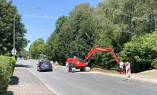Die Bauarbeiten für den neuen Bürgerradweg entlang der Leopoldstaler Straße haben begonnen. - Cordula Gröne