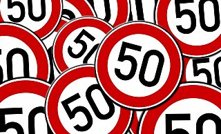 Auf der Ostwestfalenstraße gilt abschnittsweise ab sofort Tempo 50. - Symbolbild: Pixabay Auf der Ostwestfalenstraße gilt abschnittsweise ab sofort Tempo 50. - Symbolbild: Pixabay