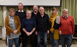 Der Vorstand mit Astrid Büngener (Fachwartin Reiten), Andree Dietrich (Vorsitzender), Ender Ünal (Fachwart Fußball), Ernst August Nolte (Fachwart Automobilsport), Jürgen Beutel (zweiter Vorsitzender), Ann-Kathrin Schikora (Kassenprüferin) und Peter Radszuweit (Fachwart Schwimmen; von links). - Peter Radszuweit