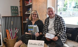 Cerrin Wehrmann-Ristau und Jörg Czyborra freuen sich auf einen unterhaltsamen Bücherherbst, bei dem Cyborra auch seinen dritten Krimi mit dem Zufallsermittler Christian Kupery vorstellt. - Gunter Held Cerrin Wehrmann-Ristau und Jörg Czyborra freuen sich auf einen unterhaltsamen Bücherherbst, bei dem Cyborra auch seinen dritten Krimi mit dem Zufallsermittler Christian Kupery vorstellt. - Gunter Held