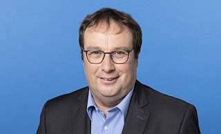 Landesumweltminister Oliver Krischer (Grüne) kommt am 3. Oktober zur Monocabs-Vorführung nach Bösingfeld. - Land NRW/Ralph Sondermann