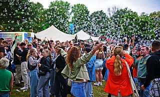 Die Seifenblasen geben dem "Bubble Beats"-Festival ein besonderes Flair. - Nicole Ellerbrake Die Seifenblasen geben dem "Bubble Beats"-Festival ein besonderes Flair. - Nicole Ellerbrake