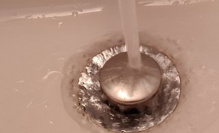 Die Gebühren für die Versorgung mit Frischwasser und die Entsorgung des Schmutzwassers sinken in Schieder-Schwalenberg im kommenden Jahr. - Marianne Schwarzer Die Gebühren für die Versorgung mit Frischwasser und die Entsorgung des Schmutzwassers sinken in Schieder-Schwalenberg im kommenden Jahr. - Marianne Schwarzer