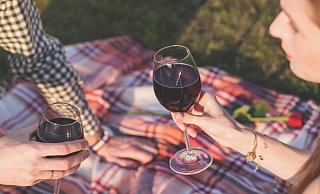 Der Förderverein des Freibads Bösingfeld lädt für Samstag zum Weinfest ein. - Symbolbild: Pixabay
