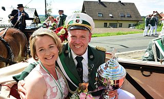 Sven Durgeloh ist neuer Schützenkönig, seine Frau Sandra Königin. - Nicole Ellerbrake