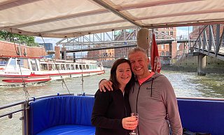 Der Heiratsantrag geschah auf der Elbe. Auch ihre Hochzeit wollen Uwe-Hildebrandt und Michaela Schubert-Saß auf einem Boot feiern. Wegen Corona wird es diesmal allerdings der Schieder-See. - Michaela chubert-Saß