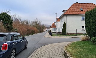 Auf der Wasserfurche gilt seit dem Ausbau rechts vor links. - Nadine Uphoff Auf der Wasserfurche gilt seit dem Ausbau rechts vor links. - Nadine Uphoff