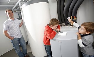 Die Gemeinde Extertal geht beim Thema Wärmeplanung auf Standby. Es müsse diskutiert werden, ob Extertal angesichts der vielen Windräder in erster Linie auf Strom und damit auf die Wärmepumpe als Heizung (Foto) setzt, meint Bürgermeister Frank Meier. - Pixabay/Symbolbild Die Gemeinde Extertal geht beim Thema Wärmeplanung auf Standby. Es müsse diskutiert werden, ob Extertal angesichts der vielen Windräder in erster Linie auf Strom und damit auf die Wärmepumpe als Heizung (Foto) setzt, meint Bürgermeister Frank Meier. - Pixabay/Symbolbild