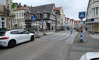 Geht es nach der Stadt, soll die Durchfahrt in der Exterstraße von der August- bis zur Langen Straße und in einem Teil der Krummen Straße nur noch temporär möglich sein. Der Stadtentwicklungsausschuss fühlt sich überrumpelt und fasst letztlich keinen Beschluss. - Archivfoto: Sven Koch