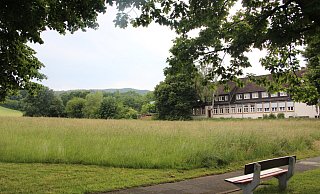 Dieses Grundstück will die OWL Immobilien GmbH bebauen. - Karolina Schmidt Dieses Grundstück will die OWL Immobilien GmbH bebauen. - Karolina Schmidt