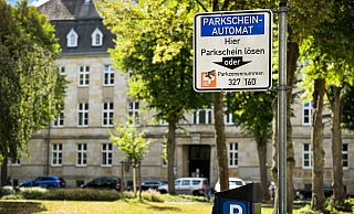 Derzeit bietet kaum ein Parkscheinautomat in Gerichtsnähe die Möglichkeit an, per Kreditkarte zu bezahlen. Und das wird auch so bleiben. - Raphael Bartling