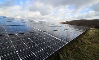 Im Gewerbegebiet Echternhagen befindet sich bereits ein Solarpark. Am Kreuzweg soll eine weitere Photovoltaik-Freiflächenanlage entstehen. - Archivfoto: Jens Rademacher