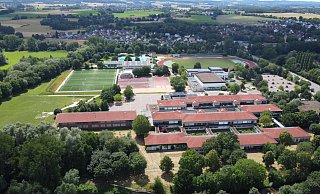 Das Schul- und Sportzentrum Werreanger ist ein großer Komplex. Die Realschule verzeichnet steigende Anmeldezahlen, das Gymnasium im kommenden Jahr nicht. - Nicole Ellerbrake