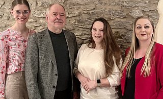 Jahreshauptversammlung der SPD Schangen: Hannah Penke (Stellvertretende Vorsitzende), Heinz Kriete (scheidender langjähriger Vorsitzender), Gast Katrin Freiberger und die neue Ortsvereinsvorsitzende Sandra Warachewicz (von links). - SPD Schlangen
