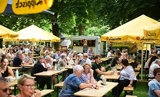Alleine am Freitagabend schlendern rund 3500 Besucher durch den Abteigarten. Auch der Samstag war gut besucht. - Nicole Ellerbrake Alleine am Freitagabend schlendern rund 3500 Besucher durch den Abteigarten. Auch der Samstag war gut besucht. - Nicole Ellerbrake