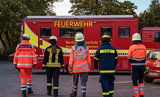 Ohne sie geht es nicht: Rettungskräfte aus allen Bereichen waren auch in 2022 für die Lipper im Einsatz. - Kreis Lippe