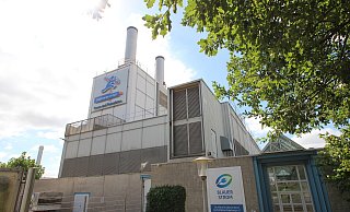 Das Heizkraftwerk West an der Ecke Isringhausen-Ring und Liemer Weg: Hier produzieren die Stadtwerke Fernwärme und Strom. Die Stadtwerke hoffen auf den Zuschlag, die kommunale Wärmeplanung für Lemgo erarbeiten zu dürfen. - Jens Rademacher/Archivfoto
