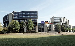 Zoff im Düsseldorfer Landtag: Die SPD Abgeordneten Alexander Baer und Christian Dahm kritisieren die Landesregierung. - Landtag NRW Zoff im Düsseldorfer Landtag: Die SPD Abgeordneten Alexander Baer und Christian Dahm kritisieren die Landesregierung. - Landtag NRW