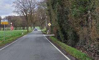 Die Ohrser Straße hat die Lagenser Politik schon 2020 beschäftigt, jetzt gibt es wieder einen Bürgerantrag. Diesmal geht es um das Stück außerhalb der geschlossenen Ortschaft, auf dem Tempo 100 zulässig ist. Das soll sich ändern. - Astrid Sewing