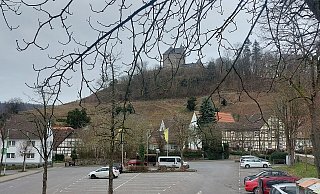Der Parkplatz Mengersenstraße soll bei einem positiven Förderbescheid als erstes umgebaut werden. - Michaela Weiße Der Parkplatz Mengersenstraße soll bei einem positiven Förderbescheid als erstes umgebaut werden. - Michaela Weiße