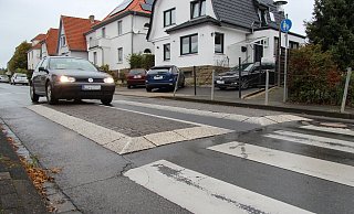 An der Kluskampstraße gab es bereits diverse Maßnahmen zur Verkehrberuhigung. - Katrin Kantelberg(LZ) An der Kluskampstraße gab es bereits diverse Maßnahmen zur Verkehrberuhigung. - Katrin Kantelberg(LZ)