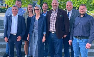 Jobst-Dieter Rodewald-Tölle mit der neuen CDU-Fraktionsspitze Daniel Düwel, Steffi Kneese, Caroline Reil, Sven Logermann, Christian Olschewski, Nils Läger (von links). - CDU Barntrup