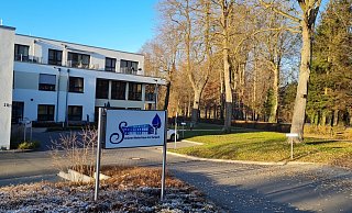 Für das SeniorenWohnHaus am Kurpark scheint eine Lösung gefunden zu sein. Der Betrieb läuft derzeit normal weiter. - Marianne Schwarzer Für das SeniorenWohnHaus am Kurpark scheint eine Lösung gefunden zu sein. Der Betrieb läuft derzeit normal weiter. - Marianne Schwarzer