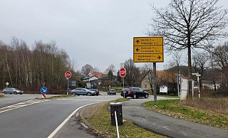 Die Kreuzung Billinghauser Straße/Hellweg soll sicherer werden. Es wird eine Ampelanlage geben, aber das zieht einige Umbauten nach sich - es wird noch dauern. - Astrid Sewing