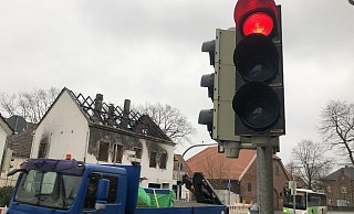 Die B 66 ist in Hörstmar momentan ein Nadelöhr, die Ampel an der Kreuzung Uferstraße wurde so umprogrammiert, dass nur aus einer Richtung der Verkehr fließen kann. Zur Rushhour macht das Probleme. - Till Brand Die B 66 ist in Hörstmar momentan ein Nadelöhr, die Ampel an der Kreuzung Uferstraße wurde so umprogrammiert, dass nur aus einer Richtung der Verkehr fließen kann. Zur Rushhour macht das Probleme. - Till Brand