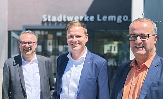 Die Stadtwerke-Bilanz 2021 und einen Ausblick geben (von links) Aufsichtsratschef und Bürgermeister Markus Baier, der designierte Stadtwerke-Boss Matthias Sasse und Noch-Geschäftsführer Arnd Oberscheven. - Till Brand