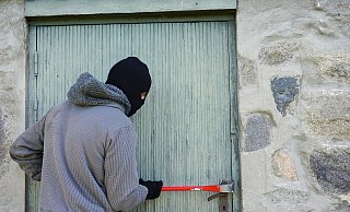 In Belle haben Einbrecher sich Zugang zu einem Mehrfamilienhaus verschafft und dort gezündelt. - Pixabay