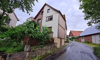 In das Haus in der Kurzen Straße 1 sollen voraussichtlich in der nächsten Woche die ersten Flüchtlinge einziehen. - Marianne Schwarzer