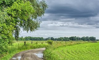 Regenwolken ziehen über das Land. - Pixabay