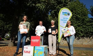 Sie stellen das Programm der dritten Kalletaler Nachhaltigkeitswochen in der zweiten Septemberhälfte vor: Klimaschutzmanagerin Henrike Sieker (von links), Bürgermeister Mario Hecker, Gleichstellungsbeauftragte Sabine Kregel-Richert und Fairtrade-Town-Koordinatorin Corinna Will. - Jens Rademacher