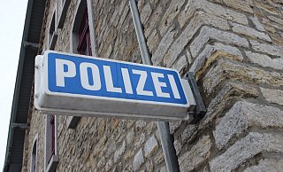 Ein 85-jähriger Autofahrer ist auf der Weberstraße in Pivitsheide V. L. mit einem entgegenkommenden Wagen zusammengestoßen. - Jens Rademacher/Symbolfoto