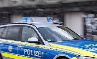 Der Motorradfahrer erlitt leichte Verletzungen, als er auf die Straße stürzte. - Bernhard Preuß