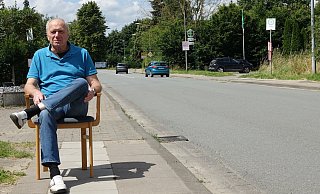 Kümmert sich um das Dorf und lebt selbst an der Weserstraße: Heinrich Wischnewski. - Axel Bürger Kümmert sich um das Dorf und lebt selbst an der Weserstraße: Heinrich Wischnewski. - Axel Bürger