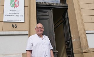 In der Schusslinie: Walter Brinkmann, Sprecher des Aktionsbündnisses Klinikum Lippe, steht vor Gericht, weil das Klinikum seine Aussagen als rufschädigend wertet und sich in seinem Persönlichkeitsrecht verletzt sieht. - Jost Wolf