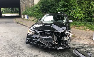 Ein Detmolder hat mit seinem BMW in Bielefeld-Brake einen Unfall gehabt. - Polizei Bielefeld Ein Detmolder hat mit seinem BMW in Bielefeld-Brake einen Unfall gehabt. - Polizei Bielefeld