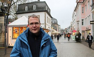Aus dem Ländle zurück: Kai Pankoke arbeitet heute als Ingenieur für die Bezirksregierung in Detmold. Davor kümmerte er sich um ein Hochwasserschutzprojekt am Rhein. - Benjamin Marquardt Aus dem Ländle zurück: Kai Pankoke arbeitet heute als Ingenieur für die Bezirksregierung in Detmold. Davor kümmerte er sich um ein Hochwasserschutzprojekt am Rhein. - Benjamin Marquardt