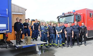 Bewährte Zusammenarbeit: Das THW Lemgo und die Tauchergruppe der Feuerwehr Lemgo haben die Bega vom Müll befreit. - Stadt Lemgo