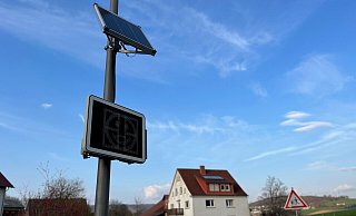 Die Stadt Schieder-Schwalenberg hat ein Tempo-Display angeschafft. Erster Standort: Ruensiek. - Jörg Bierwirth Die Stadt Schieder-Schwalenberg hat ein Tempo-Display angeschafft. Erster Standort: Ruensiek. - Jörg Bierwirth