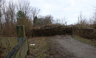 Dieser Weg ist für Spaziergänger an den Regenrückhaltebecken am Gewerbepark Asemissen gesperrt. - Birgit Guhlke Dieser Weg ist für Spaziergänger an den Regenrückhaltebecken am Gewerbepark Asemissen gesperrt. - Birgit Guhlke