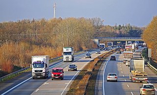 Mehr Sicherheit auf für Auto- und Lkw-Fahrer - das ist das selbsterklärte Ziel vom neuen Leiter der Autobahnpolizei. - Pixabay (Symbolfoto) Mehr Sicherheit auf für Auto- und Lkw-Fahrer - das ist das selbsterklärte Ziel vom neuen Leiter der Autobahnpolizei. - Pixabay (Symbolfoto)