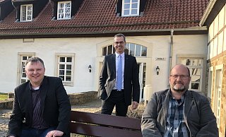 Kämmerer Swen Horstmann (links) hat zum ersten Mal seinen eigenen Haushaltsplan aufgestellt. Im Rathaus sitzen aber mit Bürgermeister Jörg Bierwirth und Jochen Heering zwei ehemalige Kämmerer. - Archivbild: Silke Buhrmester Kämmerer Swen Horstmann (links) hat zum ersten Mal seinen eigenen Haushaltsplan aufgestellt. Im Rathaus sitzen aber mit Bürgermeister Jörg Bierwirth und Jochen Heering zwei ehemalige Kämmerer. - Archivbild: Silke Buhrmester