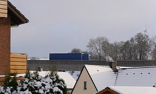 Die Kohlstädter am Rosenberg leben mit der B1. Während Pkw hinter der Betonbrüstung der Vorteltalbrücke fast verschwinden, sind Lkws für die Anwohner deutlich sichtbar - und hörbar. - Jost Wolf Die Kohlstädter am Rosenberg leben mit der B1. Während Pkw hinter der Betonbrüstung der Vorteltalbrücke fast verschwinden, sind Lkws für die Anwohner deutlich sichtbar - und hörbar. - Jost Wolf