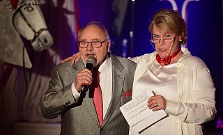 Der ehemalige Vorsitzende Hans-Dieter Buckoh und Moderatorin Peggy Sommerkamp - Nicole Ellerbrake Der ehemalige Vorsitzende Hans-Dieter Buckoh und Moderatorin Peggy Sommerkamp - Nicole Ellerbrake